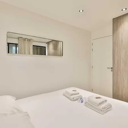 Newly Renovated Appartement ☆ Canal De L'Ourq ☆