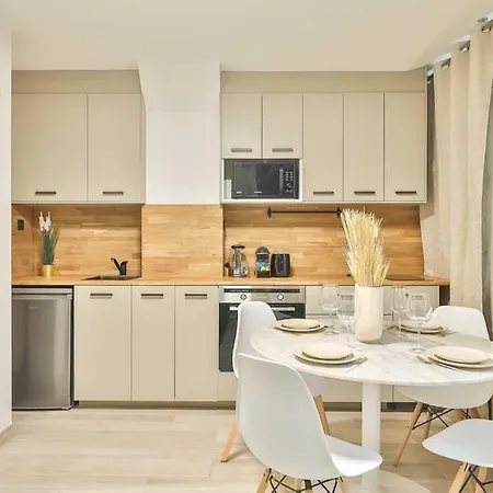 Newly Renovated Appartement ☆ Canal De L'Ourq ☆ *
